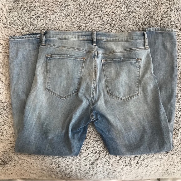 FINAL SALE - Distressed GAP True Skinny Jeans - Picture 6 of 8